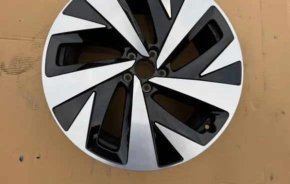 R20 alloy rim