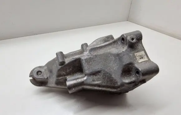 Mercedes-Benz C W205 Engine mounting bracket A6512234304