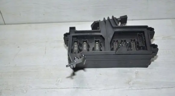 Mercedes-Benz R W251 Fuse module A1645403372