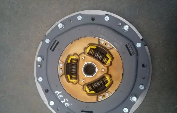 Toyota Yaris Clutch set kit 81270724
