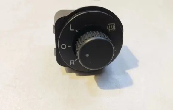 Skoda Fabia Mk2 (5J) Wing mirror switch 5J1959565
