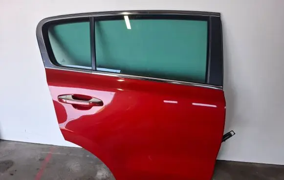 KIA Sportage Rear door