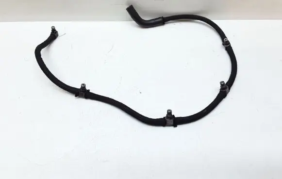 Volvo V70 Fuel line pipe