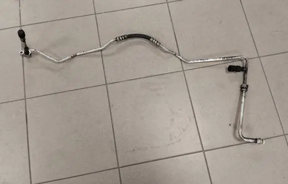 Ford Focus C-MAX Air conditioning (A/C) pipe/hose