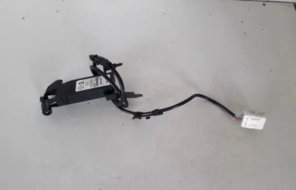 Sensor