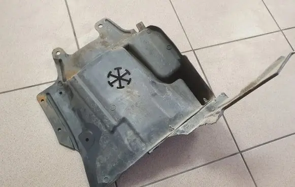Mitsubishi Outlander Engine splash shield/under tray MR974866