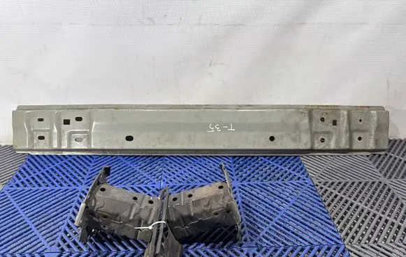 Toyota Auris E180 Rear beam 