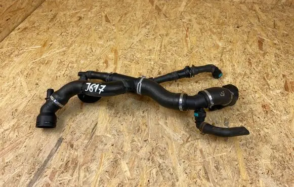 Land Rover Range Rover Sport L494 Engine coolant pipe/hose GPLA65009A JPLA8286AE