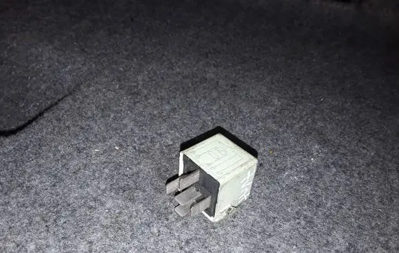 BMW 5 E39 Other relay 61368373700 8373700