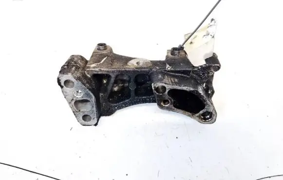 Citroen C4 I Engine mounting bracket 9645382880