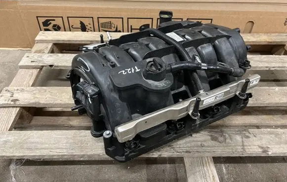 Dodge Challenger Intake manifold 68411132AB 05281571AA