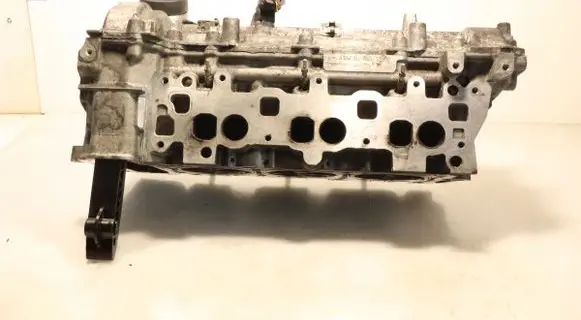 Mercedes-Benz C W204 Engine head R642016