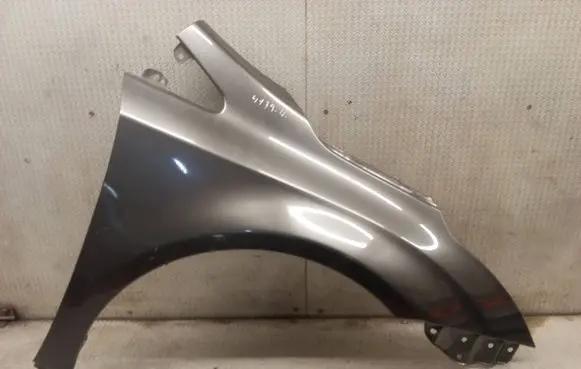 Toyota Avensis T270 Fender