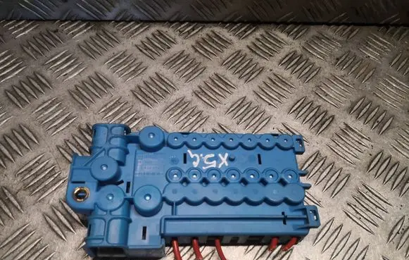 BMW X5 E53 Fuse box set 8387543
