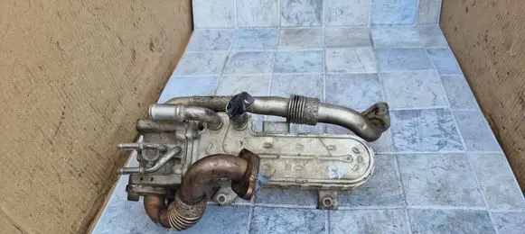 Audi A3 S3 8P EGR valve cooler 038131513AD 3210275