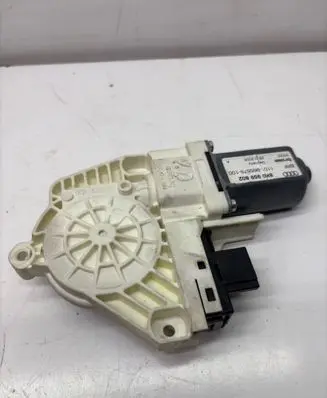 Audi A4 S4 B8 8K Front door window regulator motor 8K0959802 0000