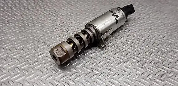 Audi A6 S6 C6 4F Camshaft vanos timing valve 06E109257J