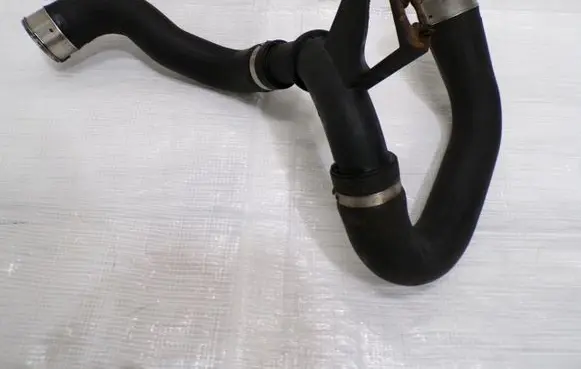 Intercooler hose/pipe