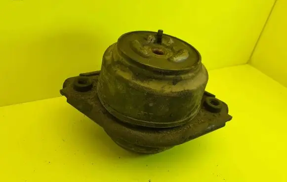 Mercedes-Benz ML W164 Engine mount bracket A2512402917