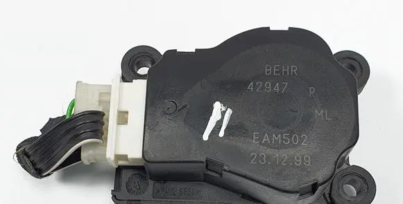 Ford Mondeo Mk III A/C air flow flap actuator/motor EAM502