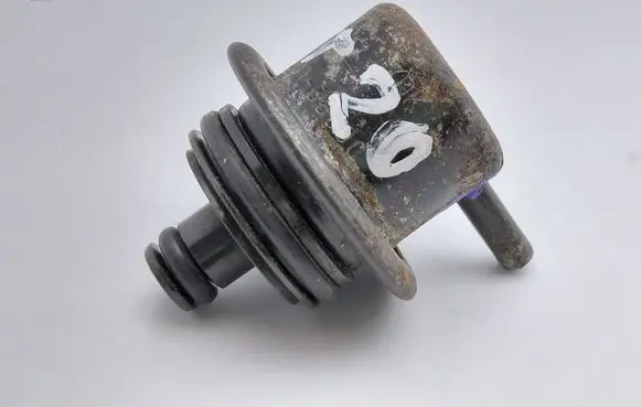 Hyundai Trajet Fuel pressure regulator 3530138300 HMC3530138300