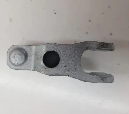 Opel Zafira C Fuel Injector clamp holder 82546