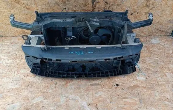 Citroen C4 I Picasso Radiator support slam panel