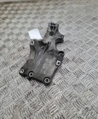 Volkswagen PASSAT B6 Bracket in trunk/boot 