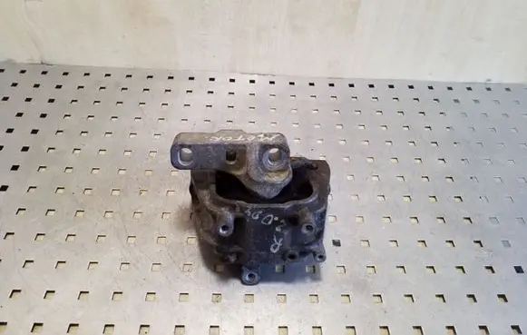 Volkswagen PASSAT CC Engine mount bracket 1K0199262CE