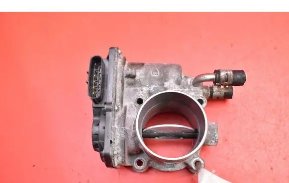Toyota Avensis Verso Throttle body valve 26100-0R020