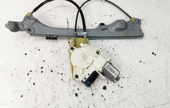 Renault Laguna III Rear door window regulator with motor 827010001R