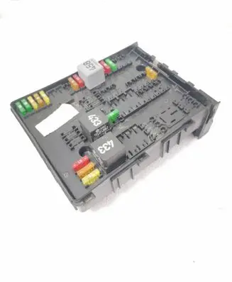 Volkswagen Golf V Fuse module 1A160801
