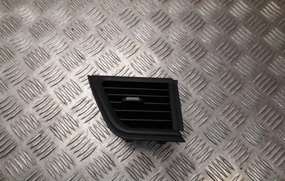 Nissan Primastar Dash center air vent grill 687518873R