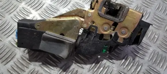 Mitsubishi Carisma Front door lock