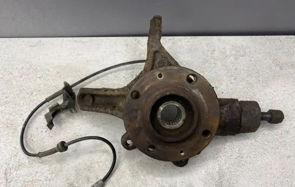 Citroen C4 Grand Picasso Front wheel hub spindle knuckle