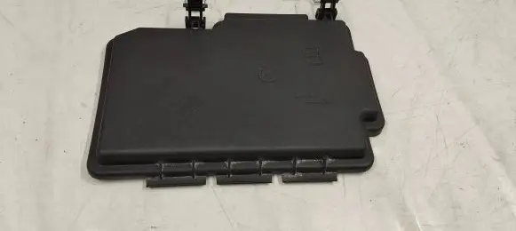 Mercedes-Benz GL X166 Fuse box cover A1665400182