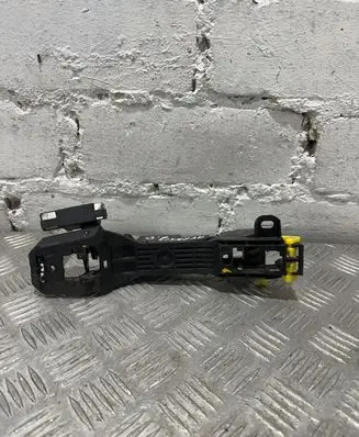 Rear door exterior handle/bracket