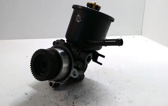 Mazda 323 Power steering pump BJ3A3265XB 93037027