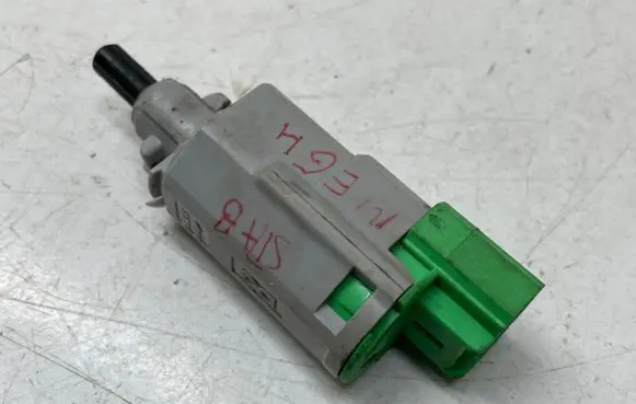 Renault Megane IV Brake pedal sensor switch 253206454R A4535453300