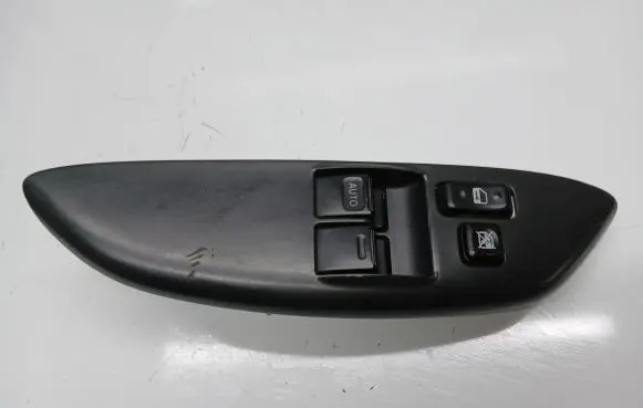 Toyota Yaris Electric window control switch 0114F32