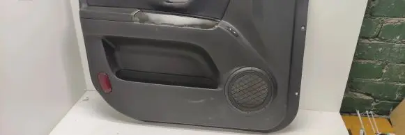 KIA Sorento Front door card panel trim 823013E11381 20071017