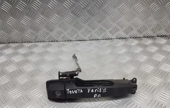 Toyota Yaris Front door exterior handle/bracket 
