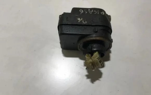 Headlight level adjustment motor