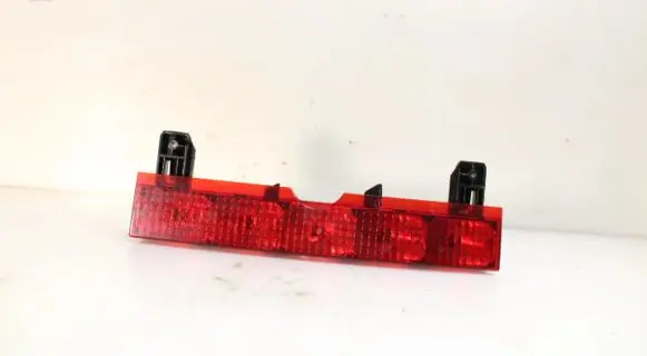 Third/center stoplight
