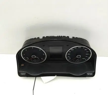 Volkswagen Tiguan Speedometer (instrument cluster) 5N0920983A