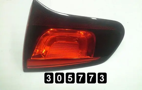 Tailgate rear/tail lights