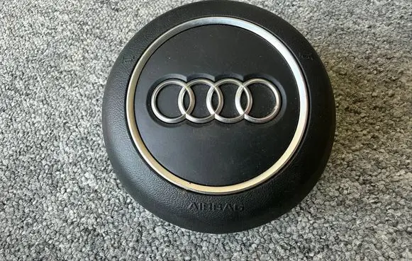 Audi TT TTS RS Mk3 8S Steering wheel airbag 8S0880201A