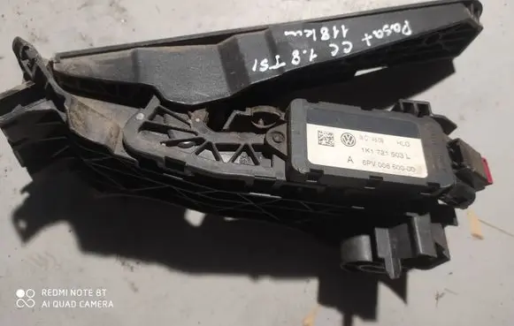 Volkswagen PASSAT CC Accelerator throttle pedal 1K1721503L