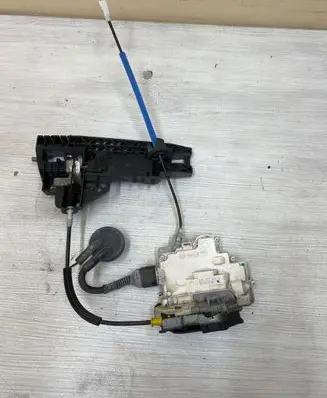 Audi Q7 4L Front door lock 8J2837015A