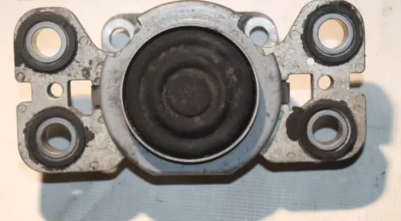 Volvo XC60 Engine mount bracket 31316875
